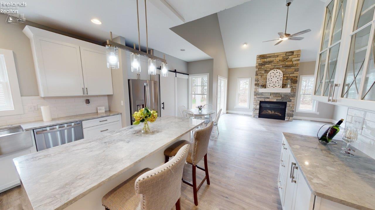 1098 N Lost Lake Road