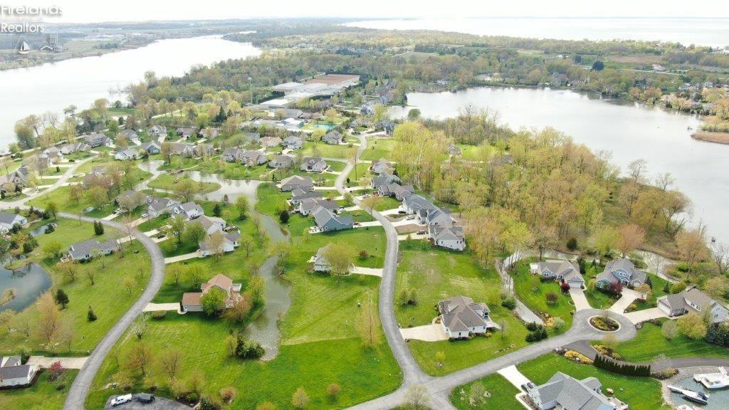 1098 N Lost Lake Road