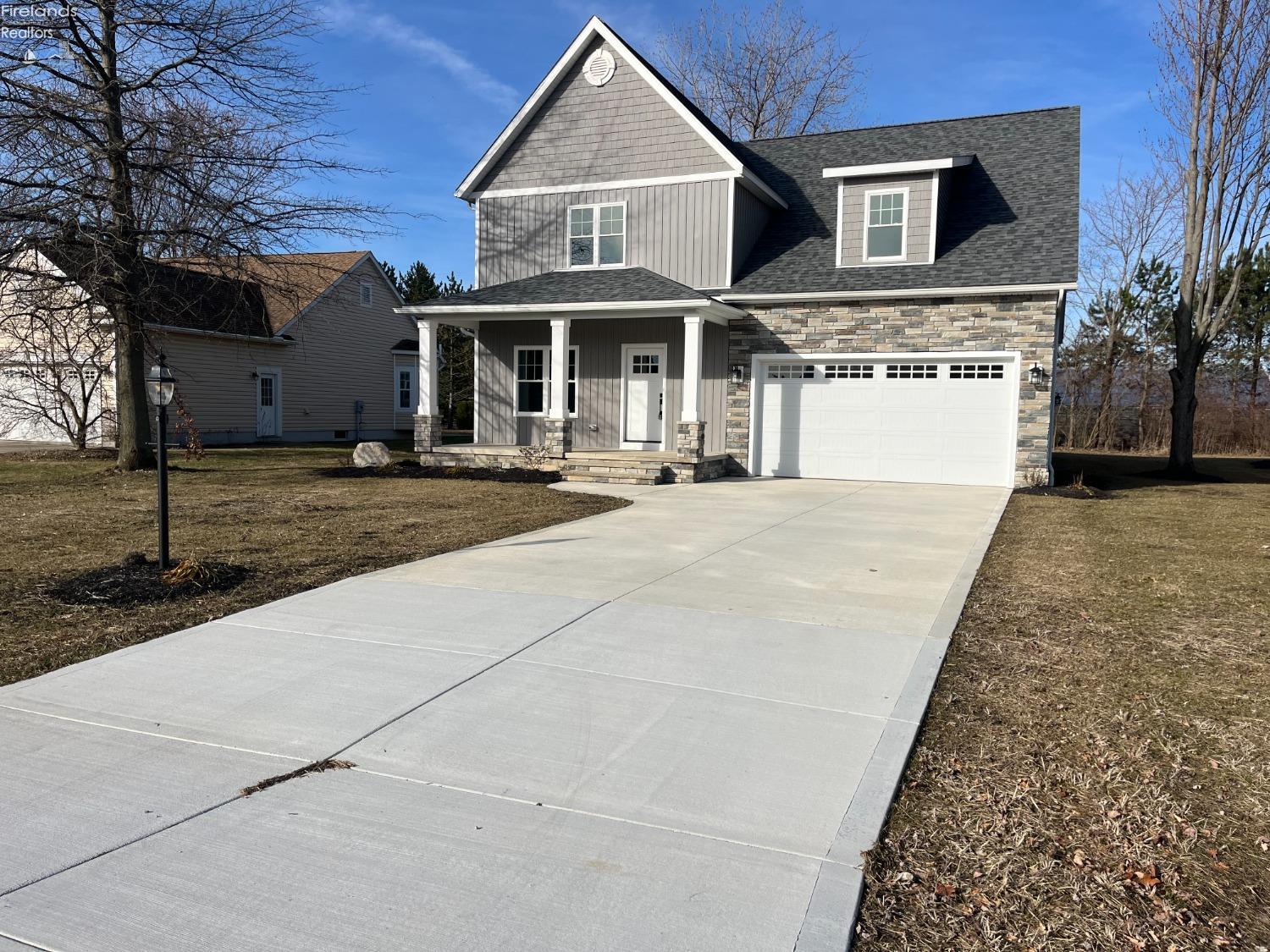 1098 N Lost Lake Road