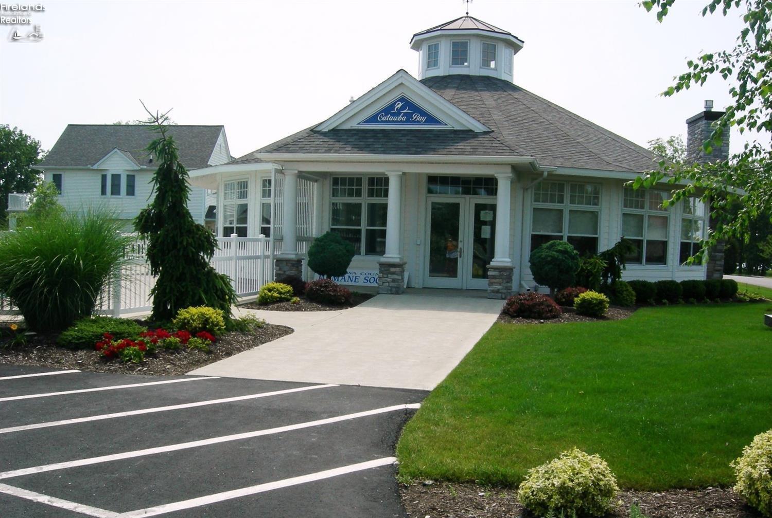 1098 N Lost Lake Road