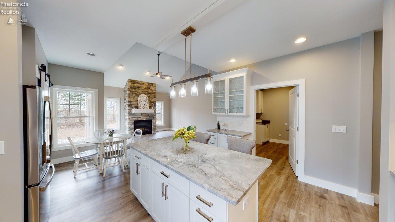 1098 N Lost Lake Road