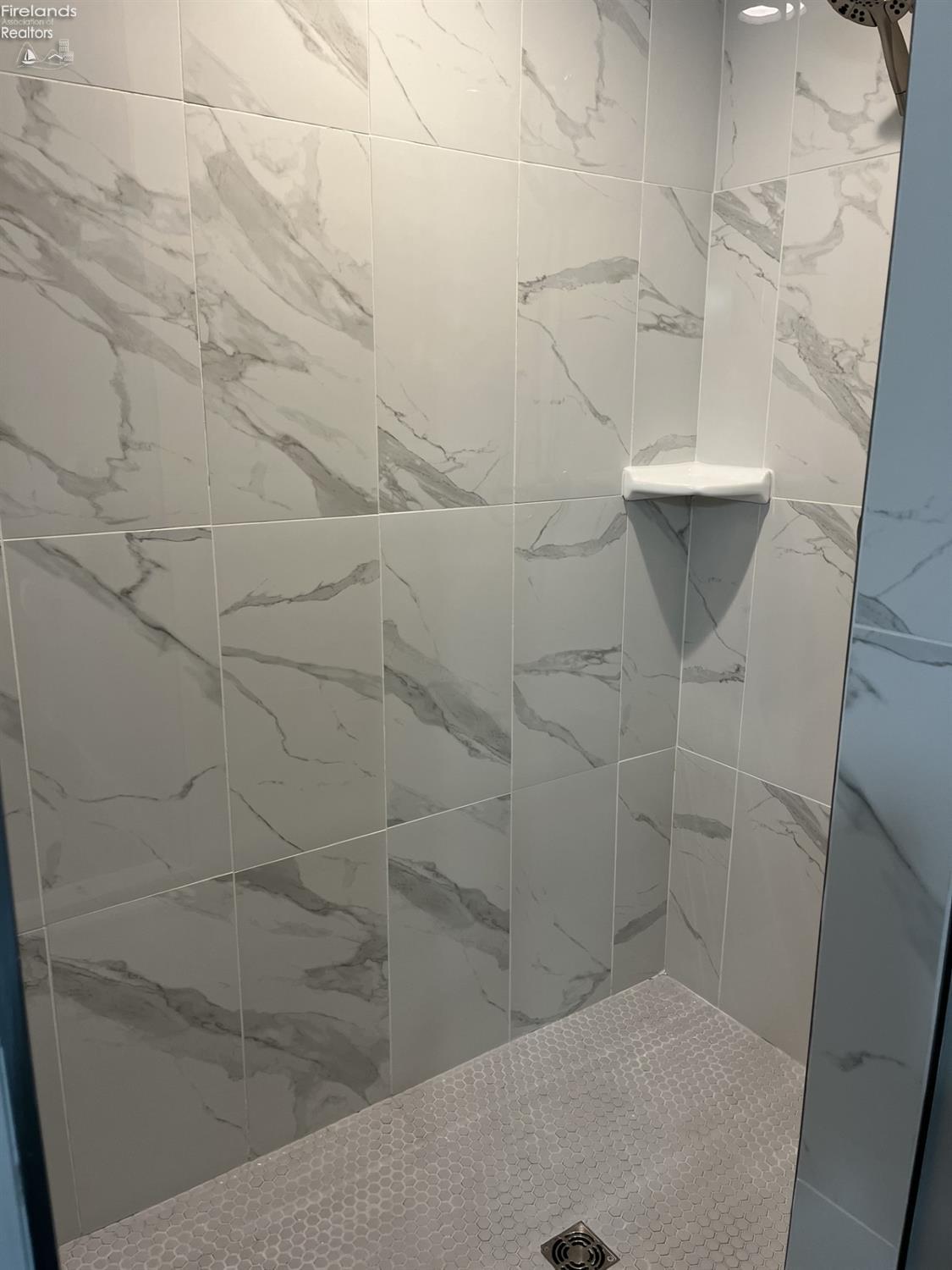 1098 N Lost Lake Road