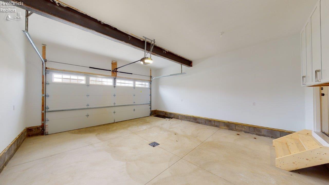 1098 N Lost Lake Road