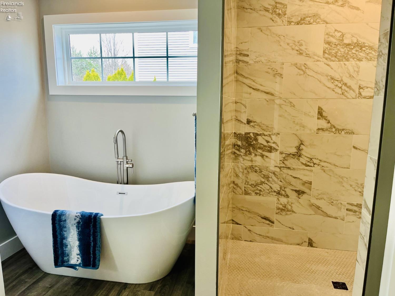 1098 N Lost Lake Road