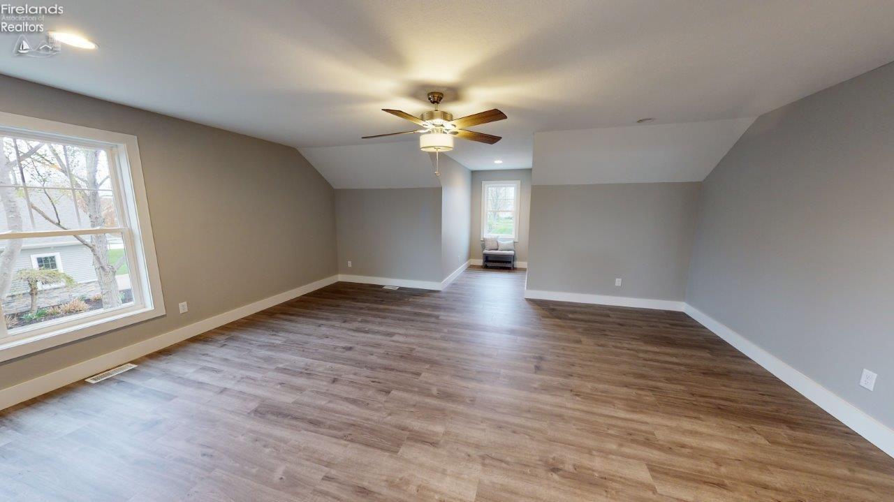 1098 N Lost Lake Road