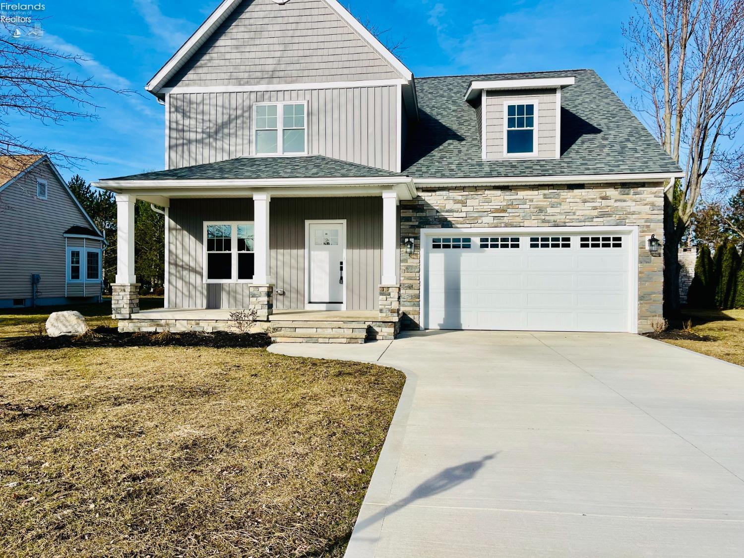 1098 N Lost Lake Road