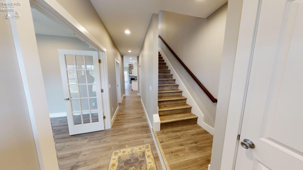 1098 N Lost Lake Road