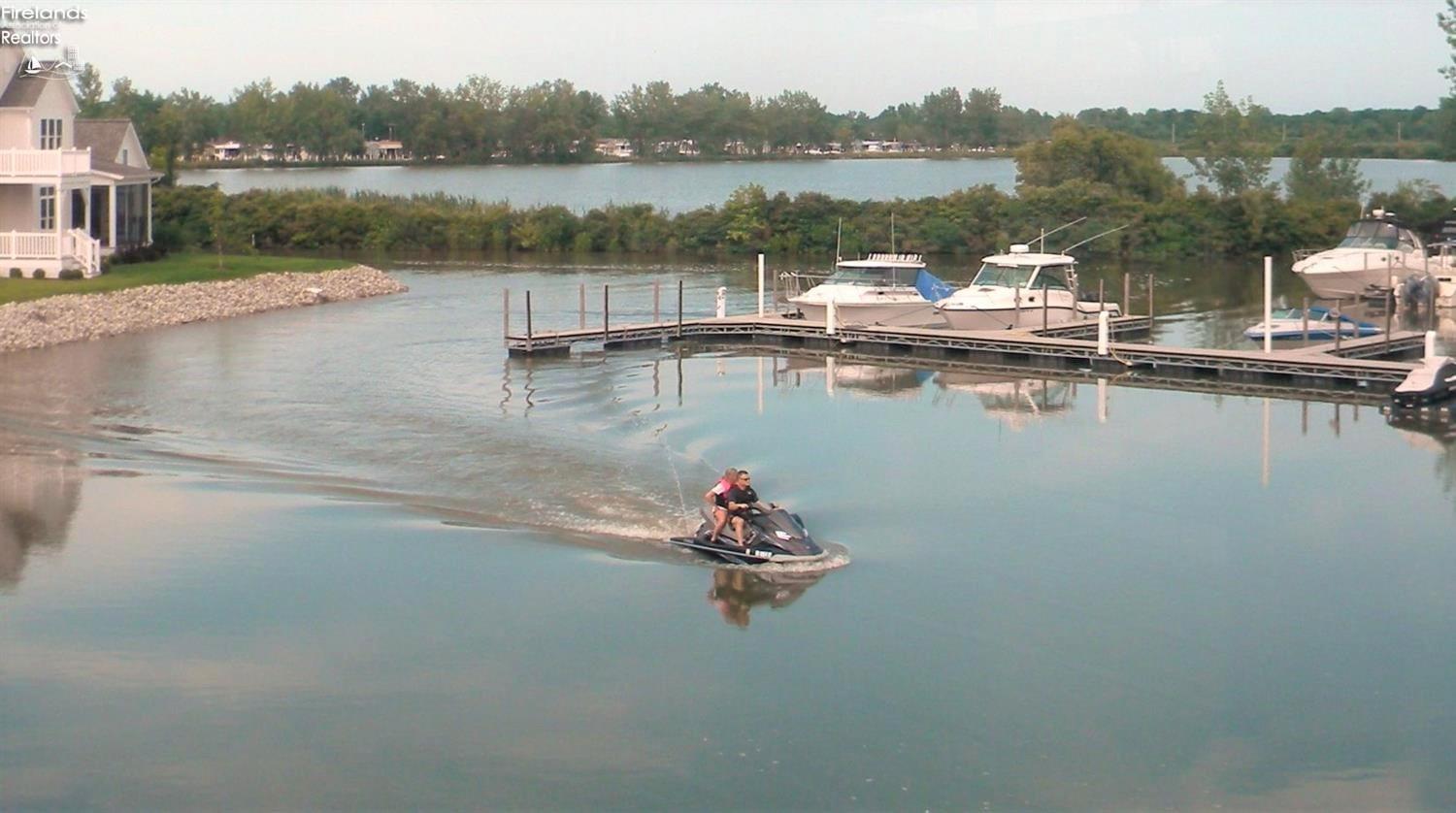 1098 N Lost Lake Road