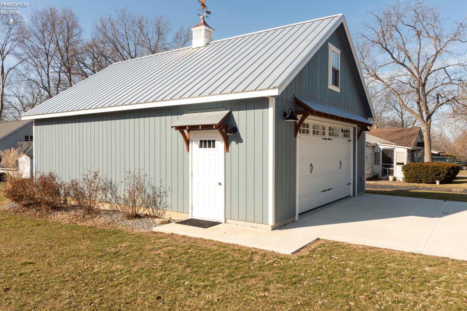 84 N Perryview Drive