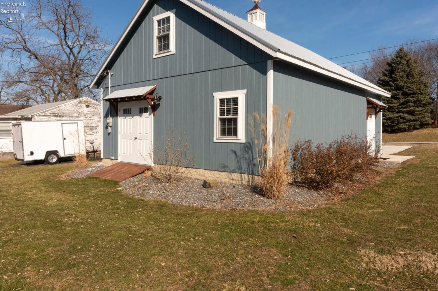 84 N Perryview Drive