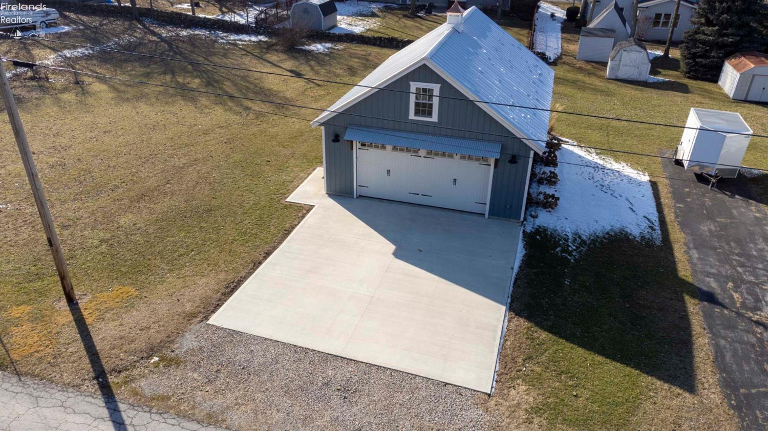 84 N Perryview Drive