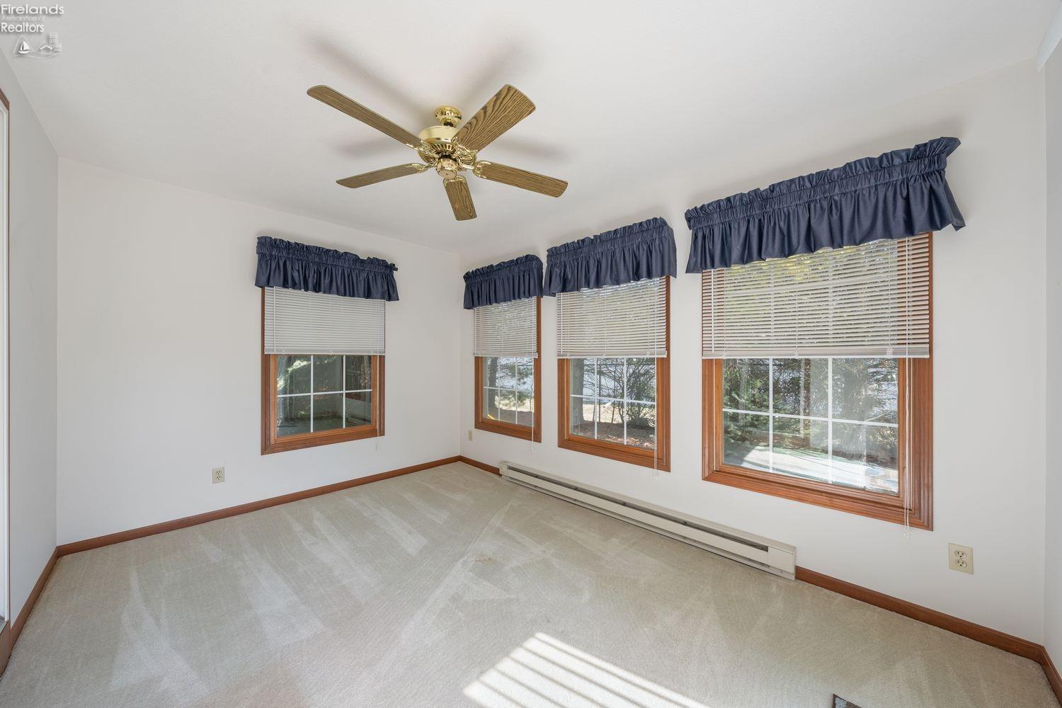 377 N Lighthouse Oval Road