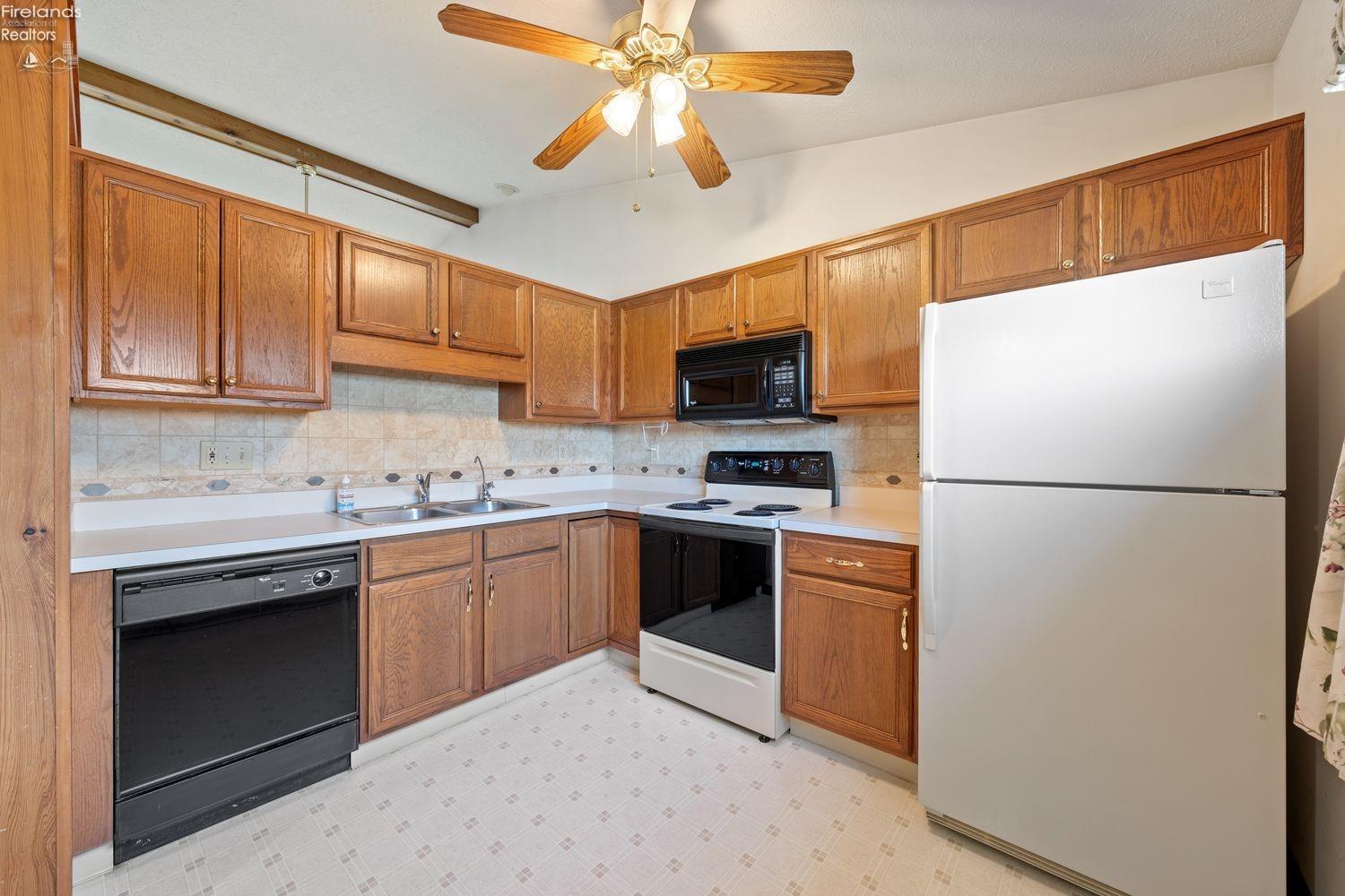 377 N Lighthouse Oval Road