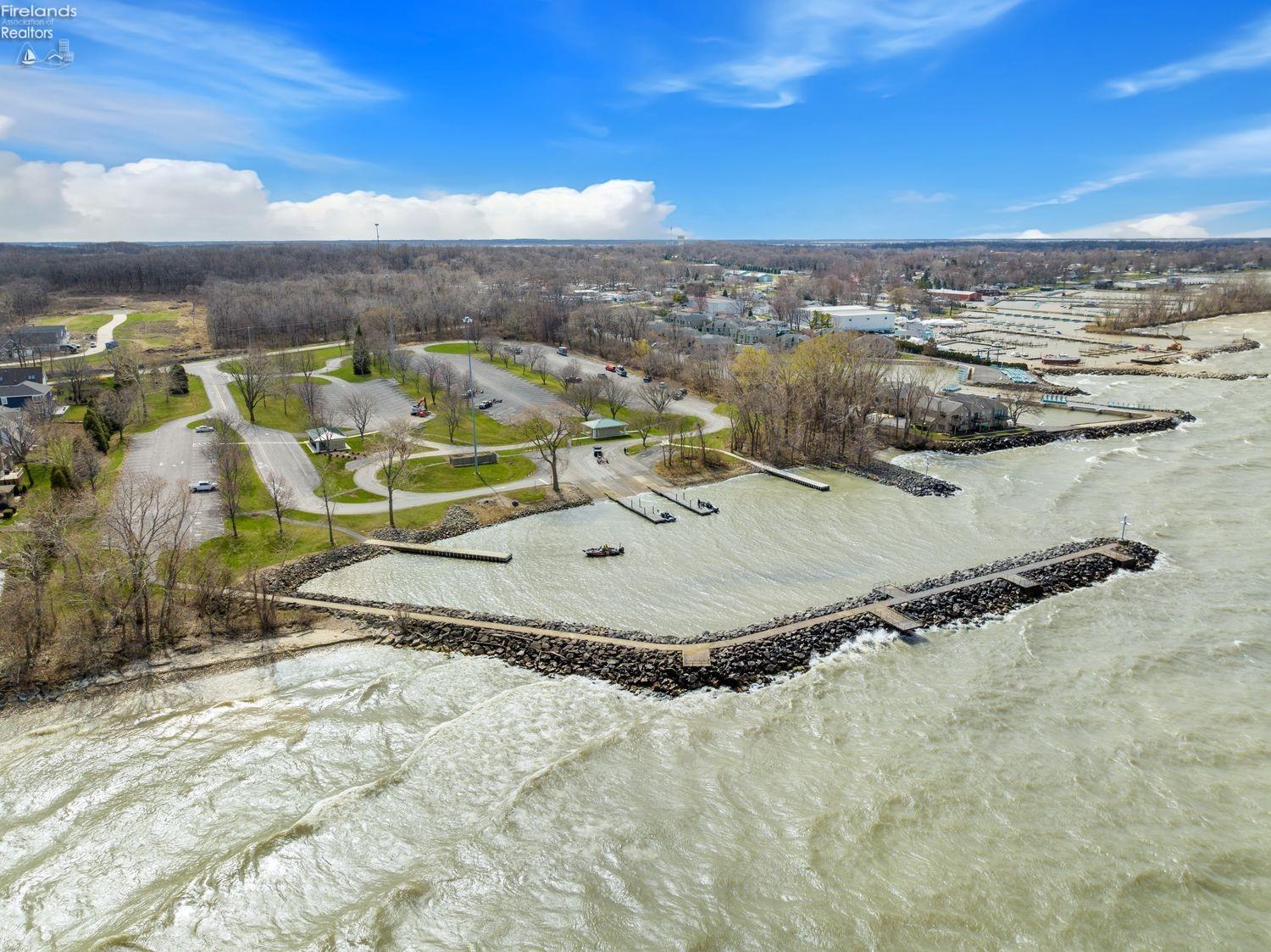 377 N Lighthouse Oval Road