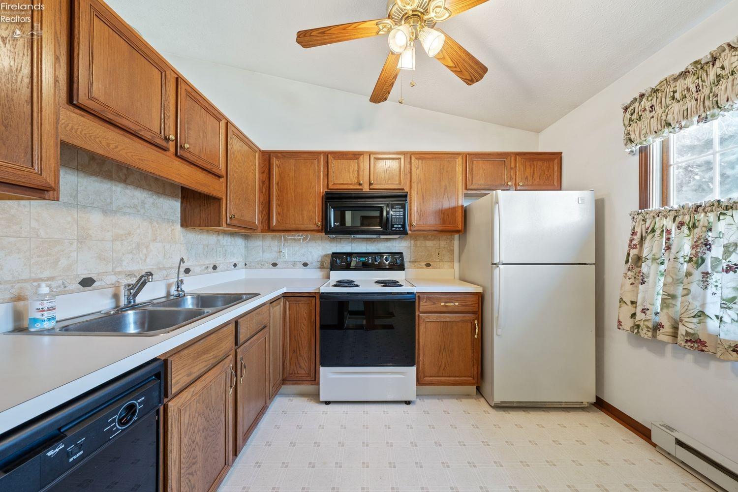 377 N Lighthouse Oval Road