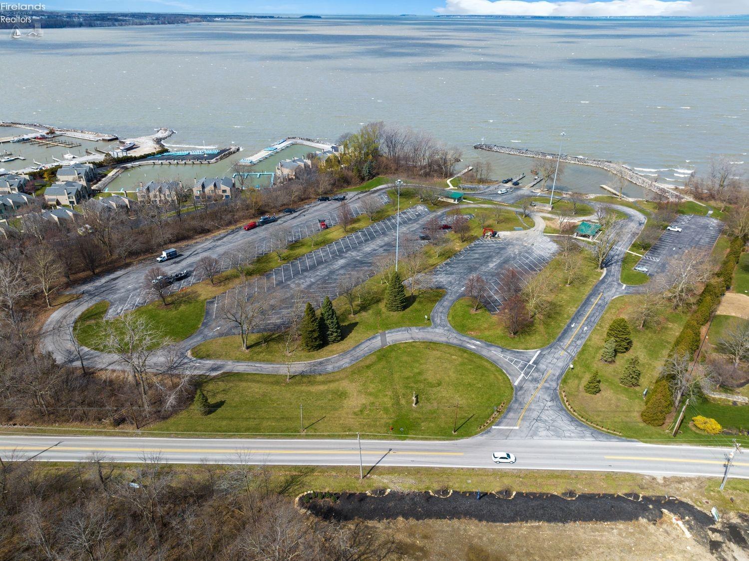 377 N Lighthouse Oval Road