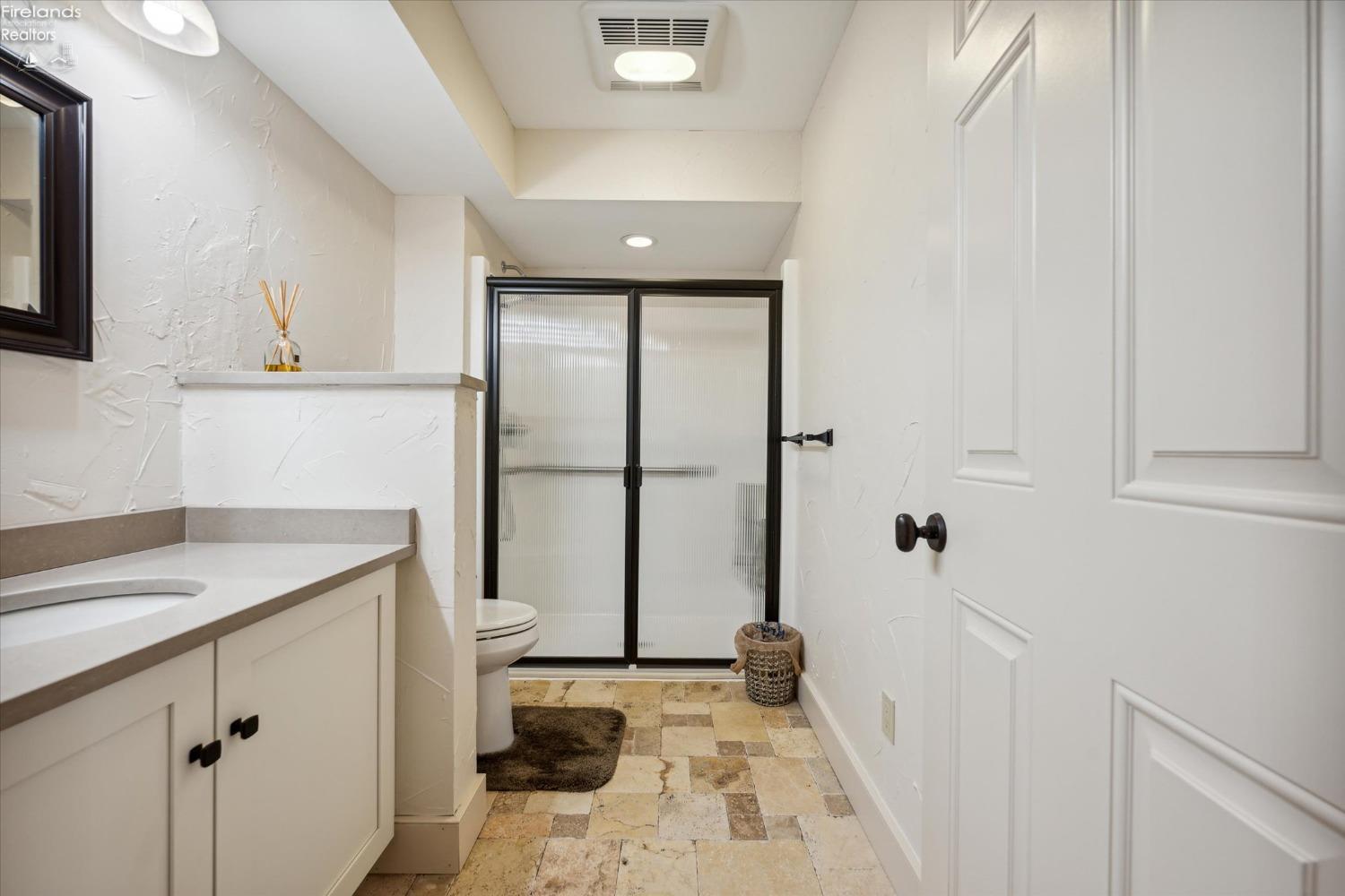 2789 S Waterside Court