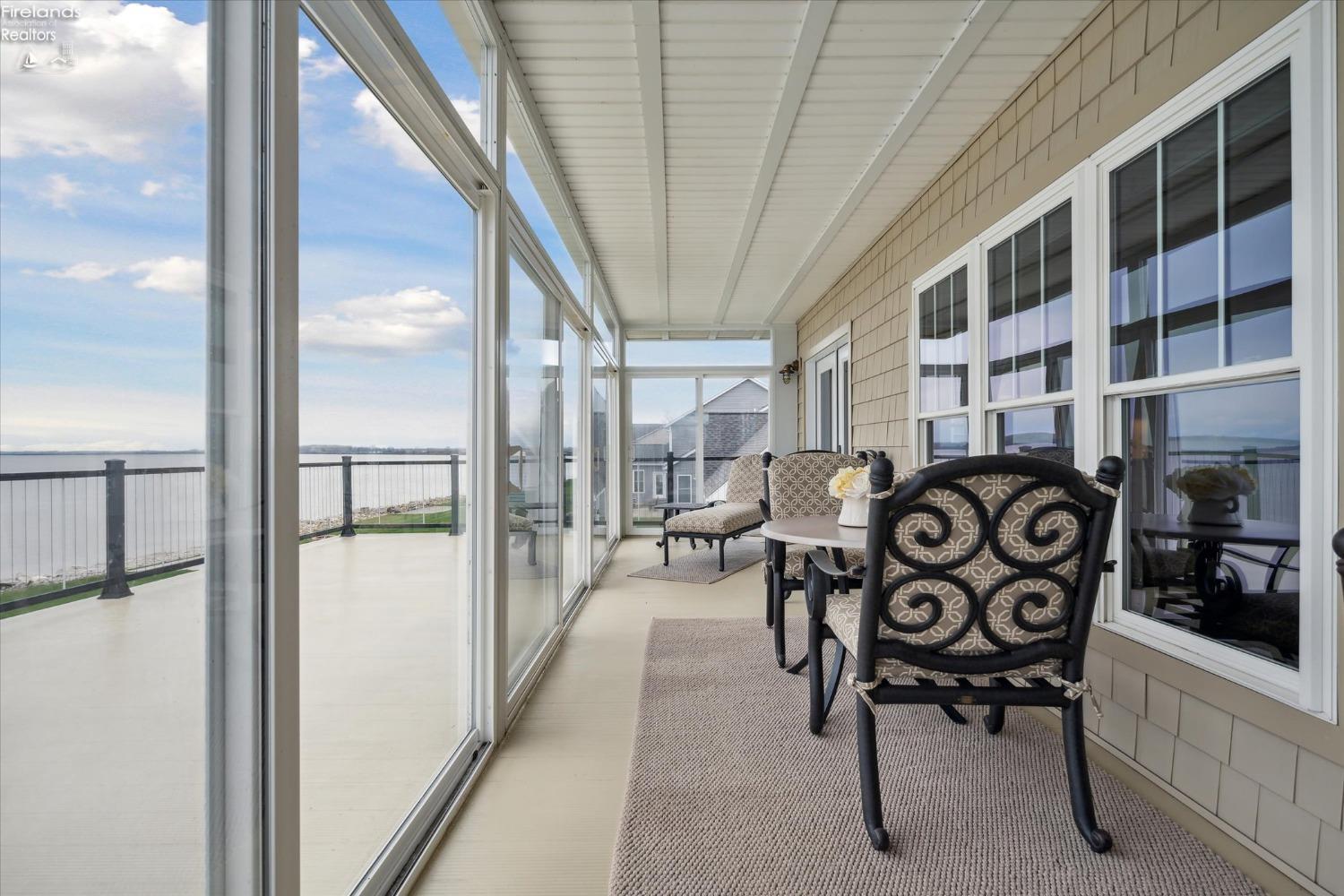 2789 S Waterside Court