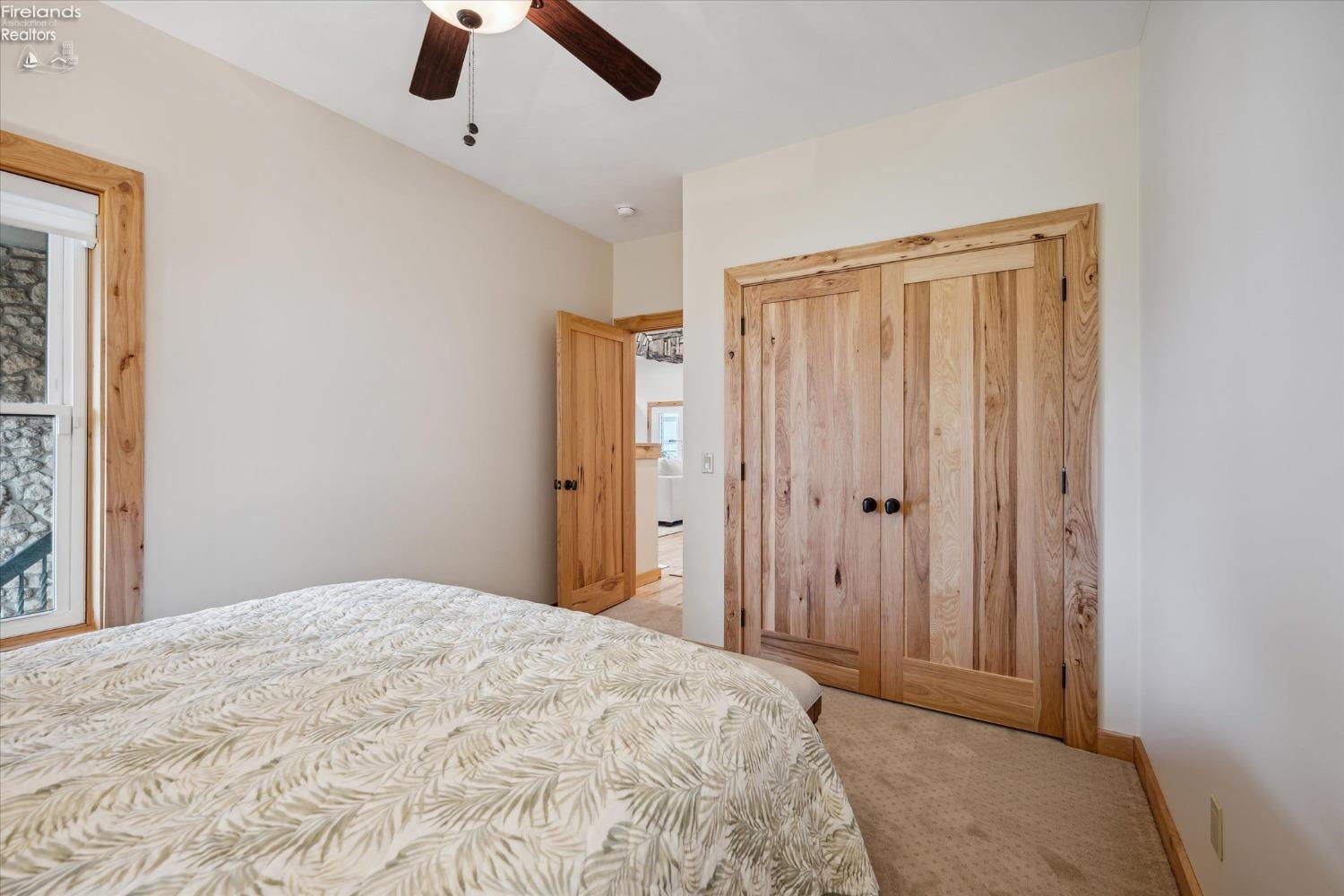 2789 S Waterside Court