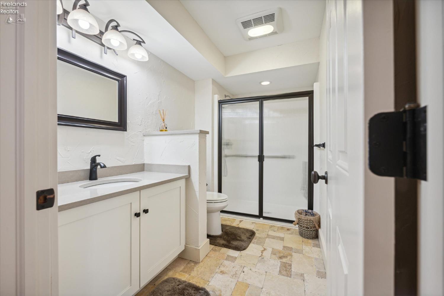 2789 S Waterside Court