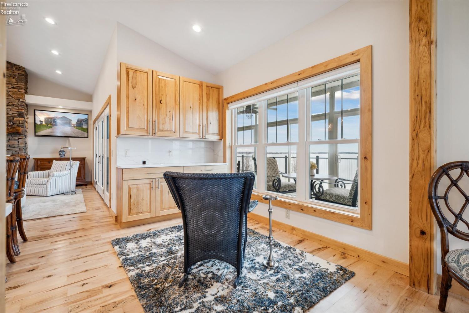 2789 S Waterside Court