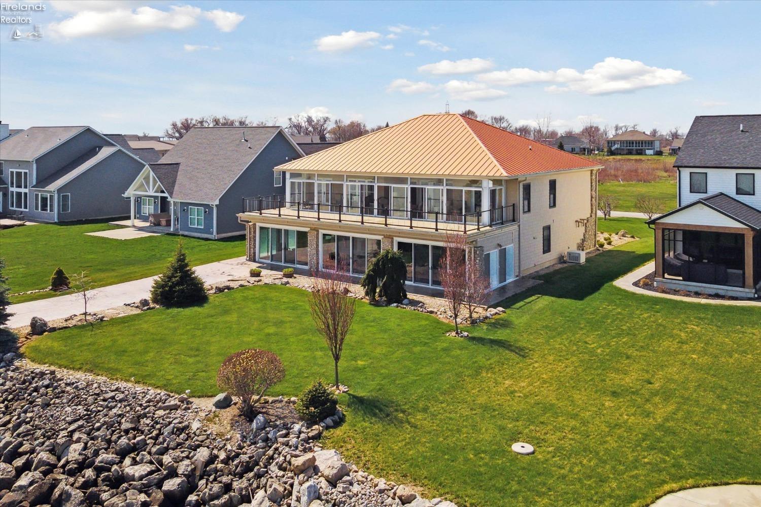 2789 S Waterside Court