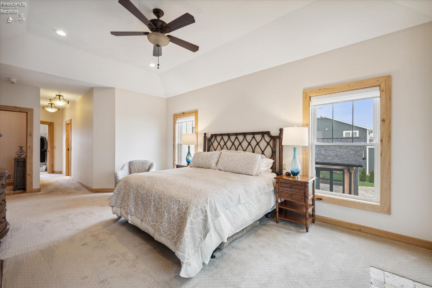 2789 S Waterside Court