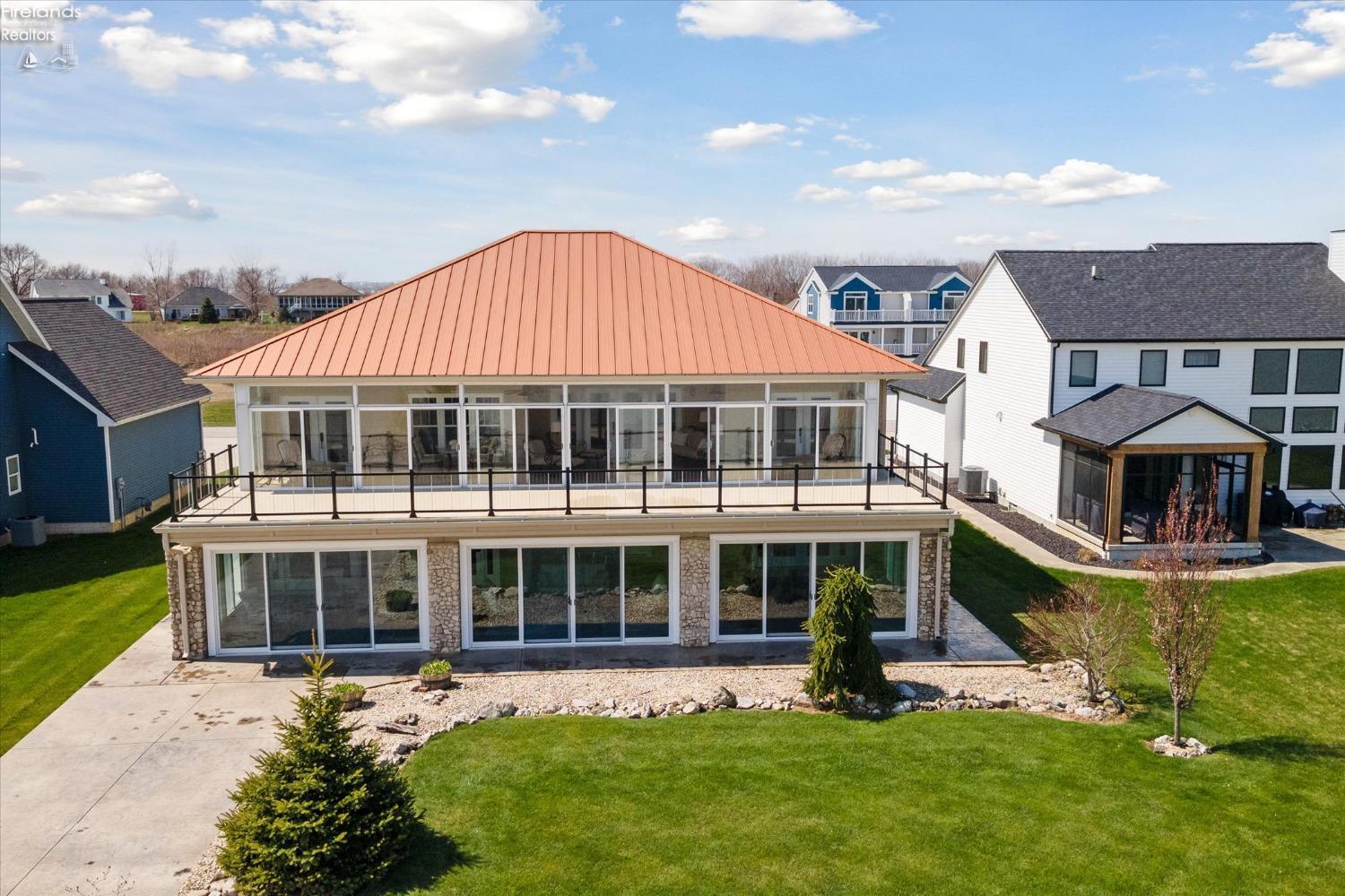 2789 S Waterside Court