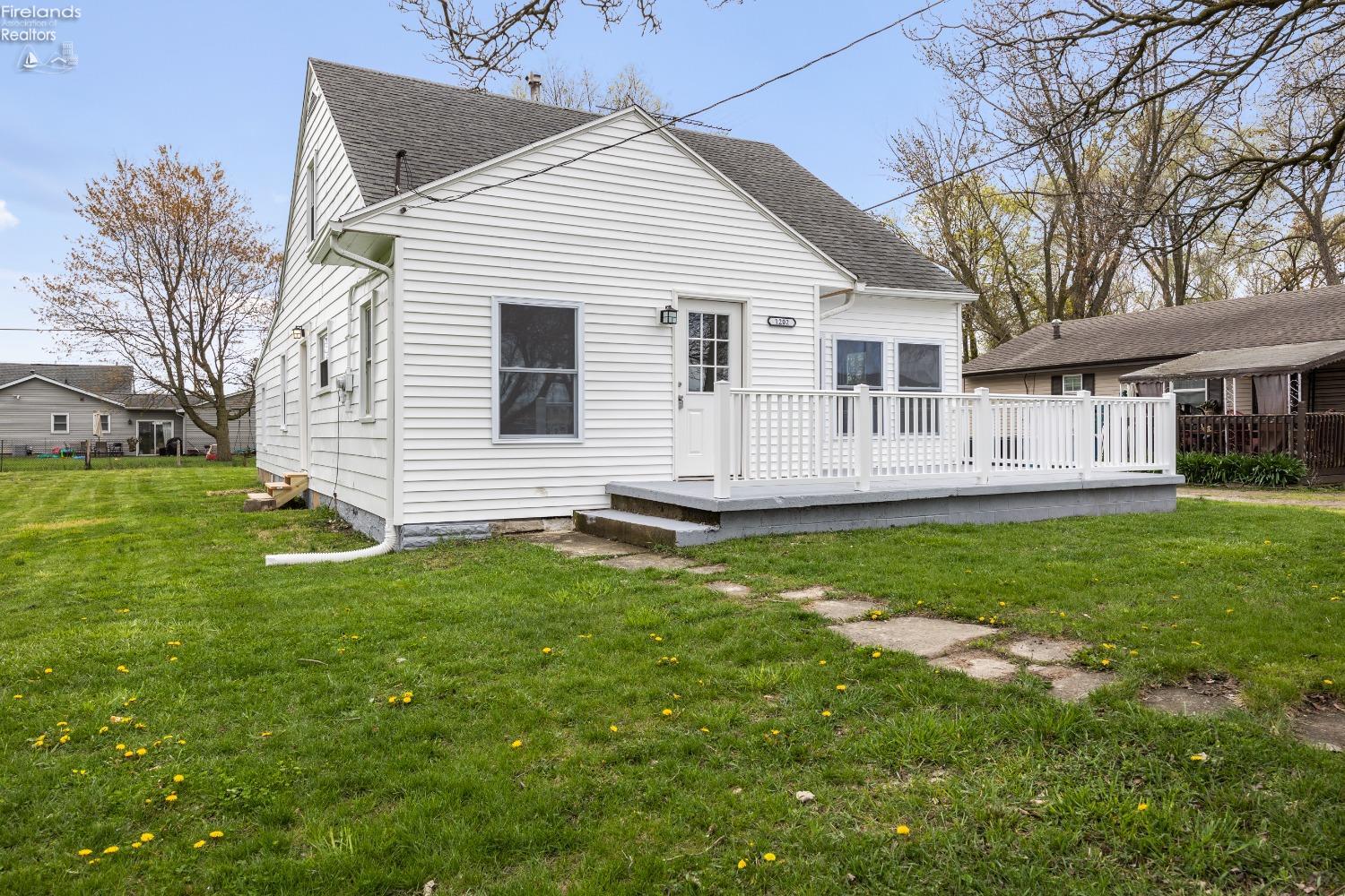 1202 E Parish