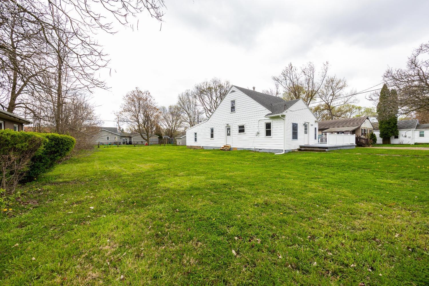 1202 E Parish