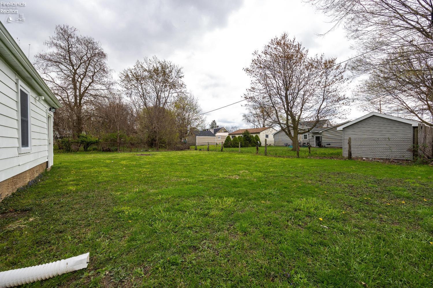 1202 E Parish