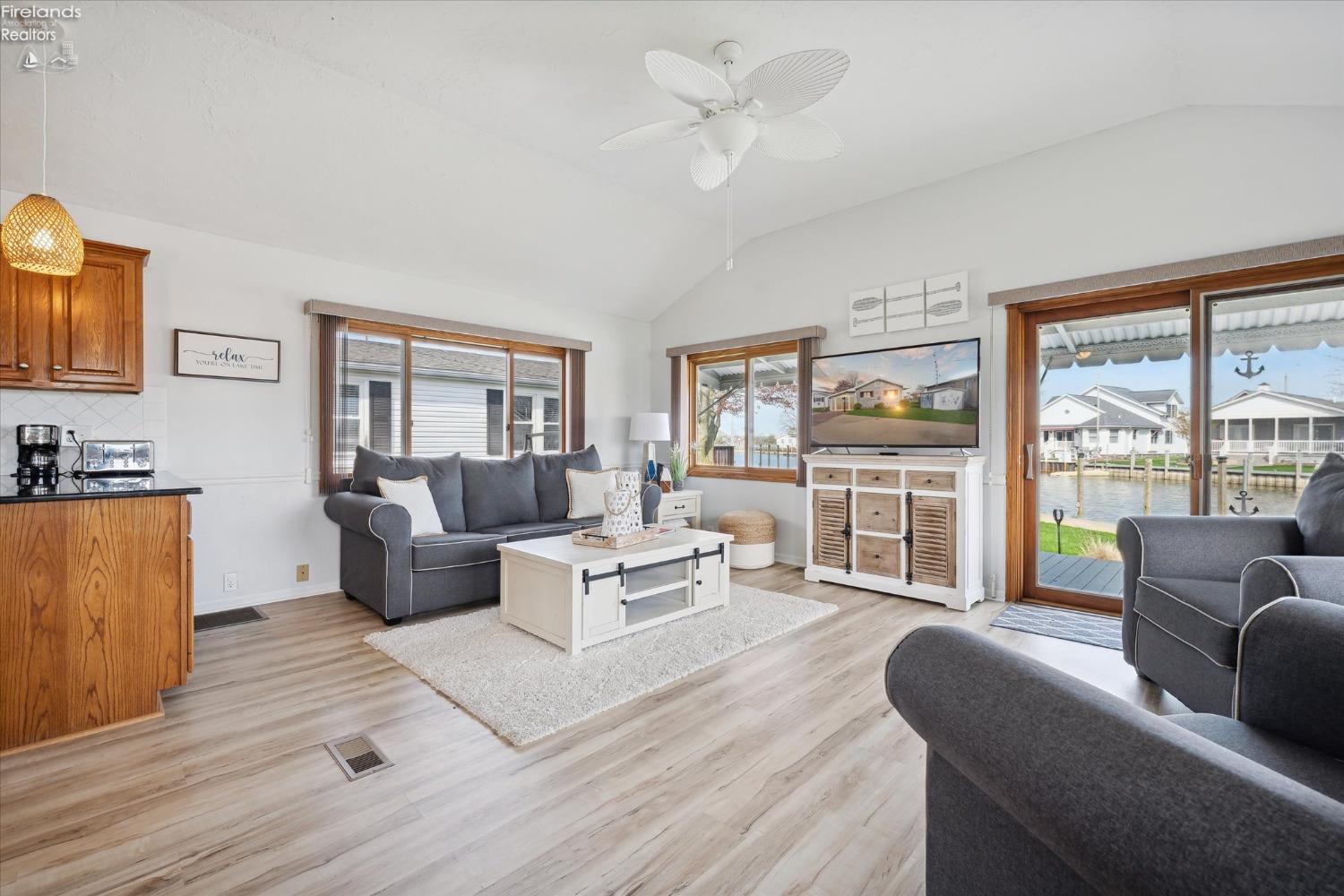 1601 N Anchor Avenue