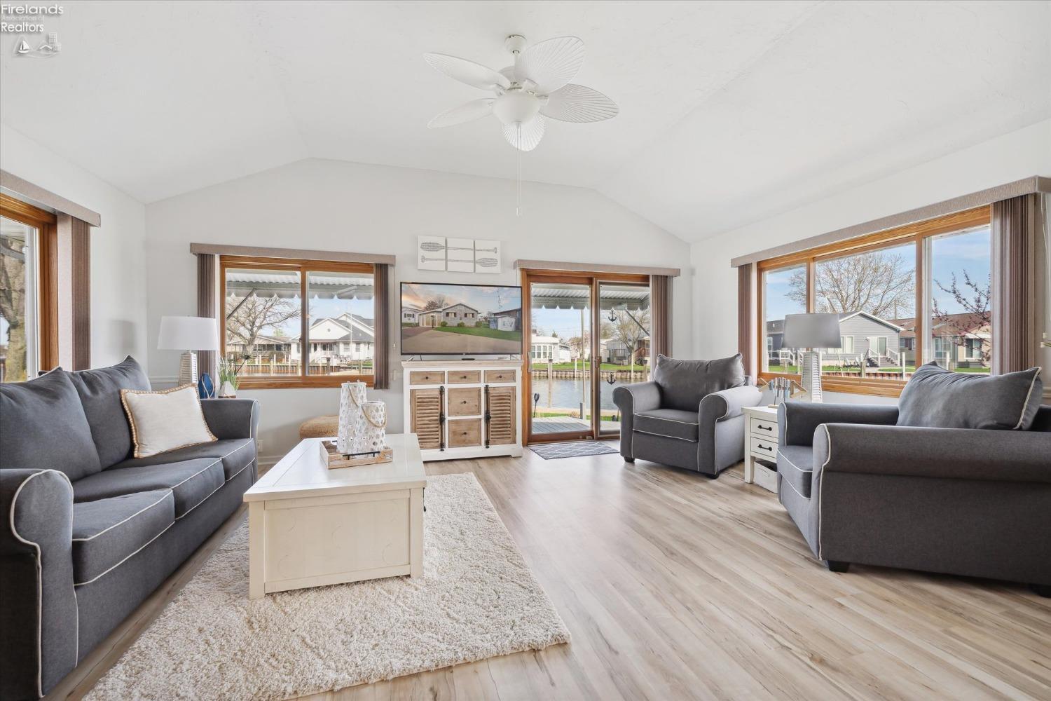 1601 N Anchor Avenue