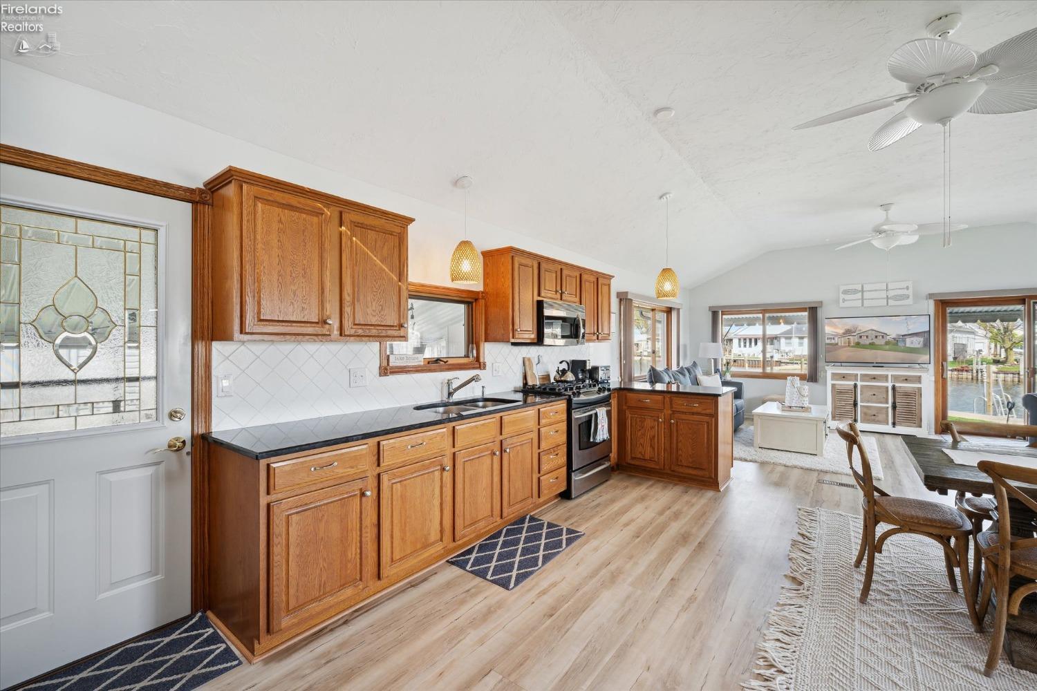 1601 N Anchor Avenue