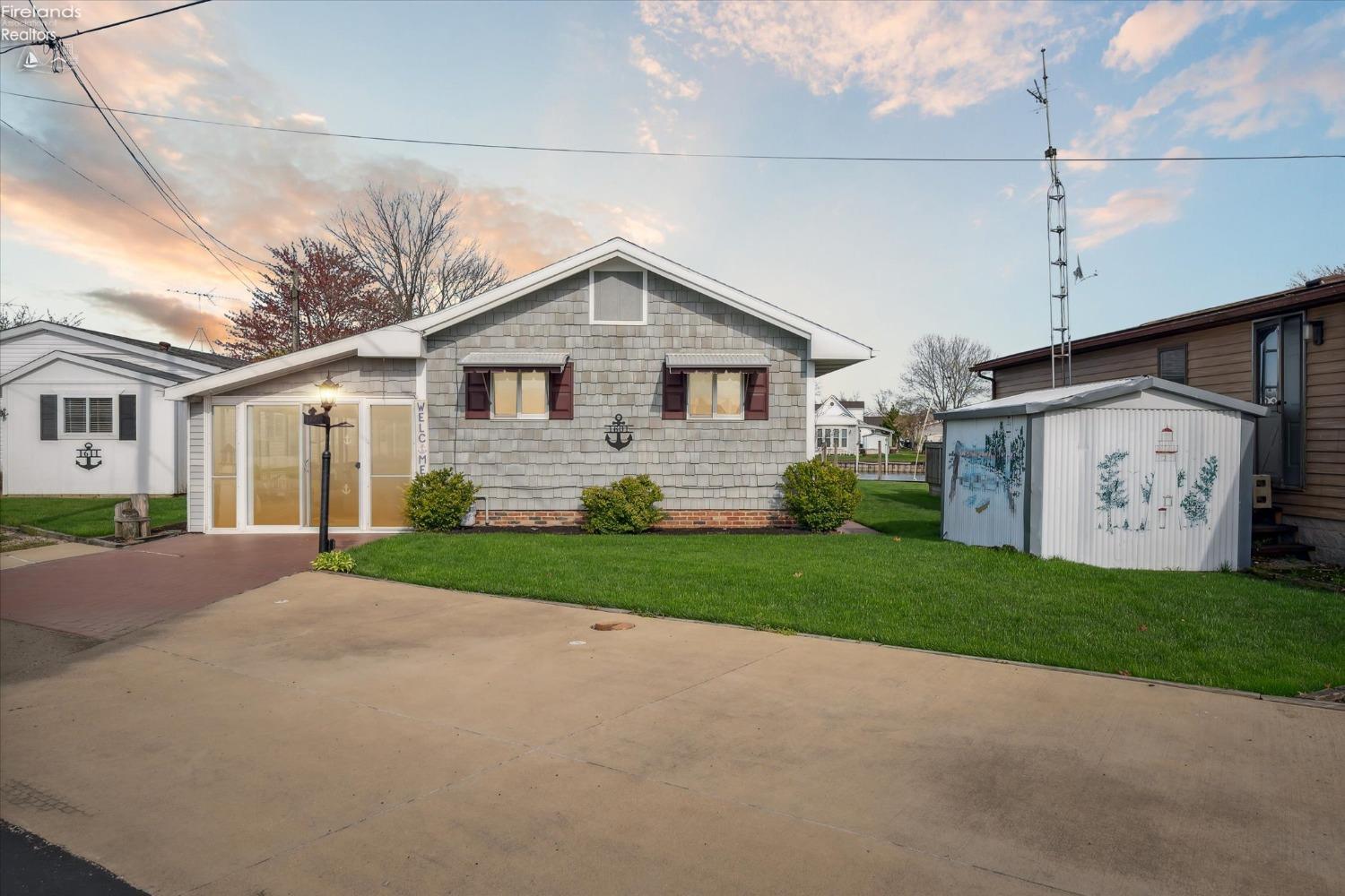 1601 N Anchor Avenue