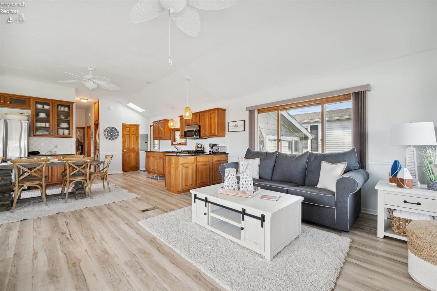 1601 N Anchor Avenue