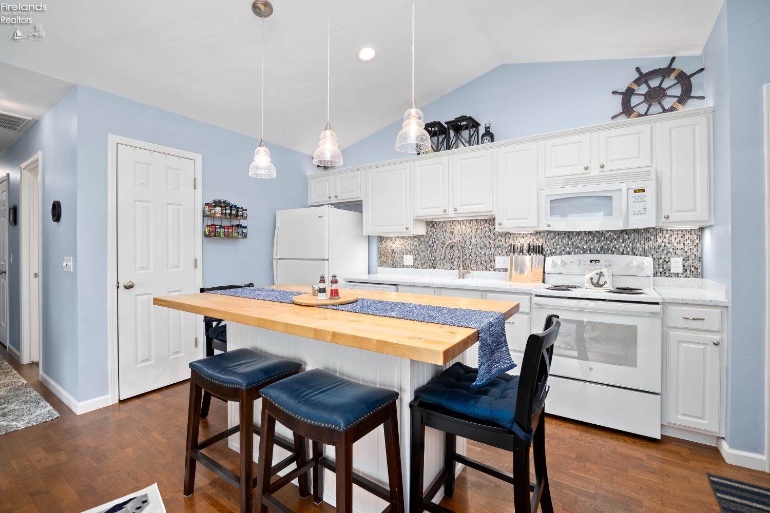 11 N Schooner Point Drive