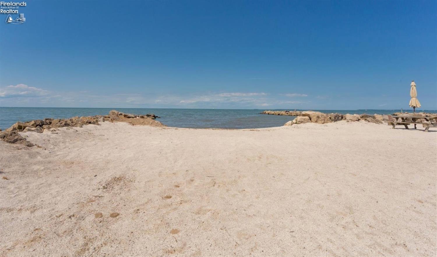 11 N Schooner Point Drive