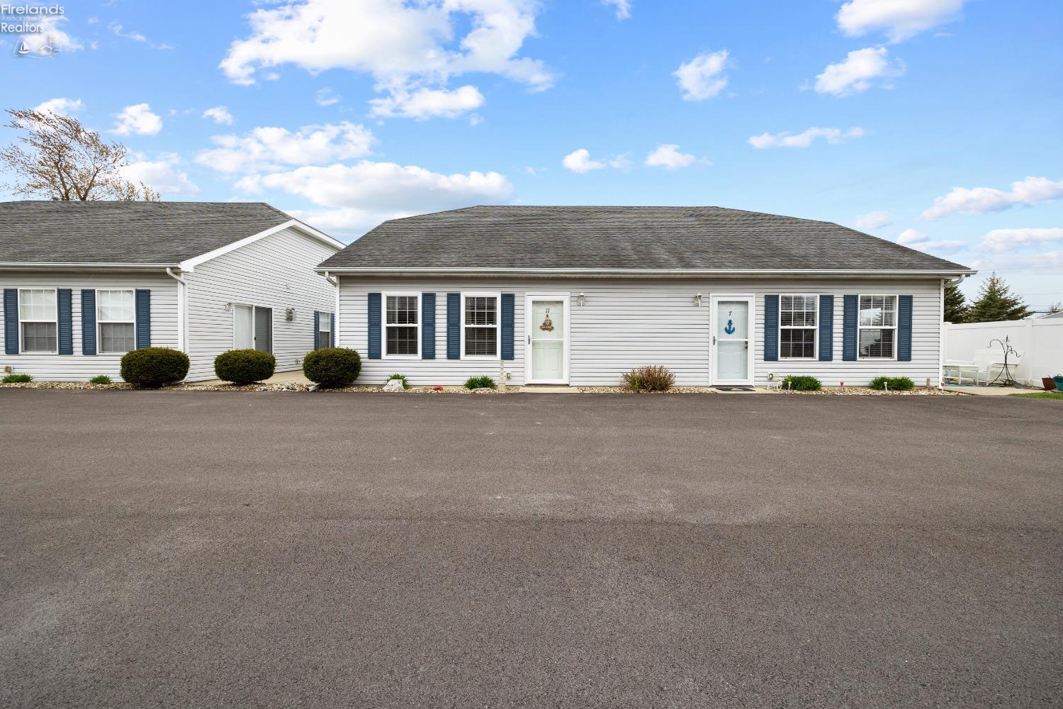 11 N Schooner Point Drive