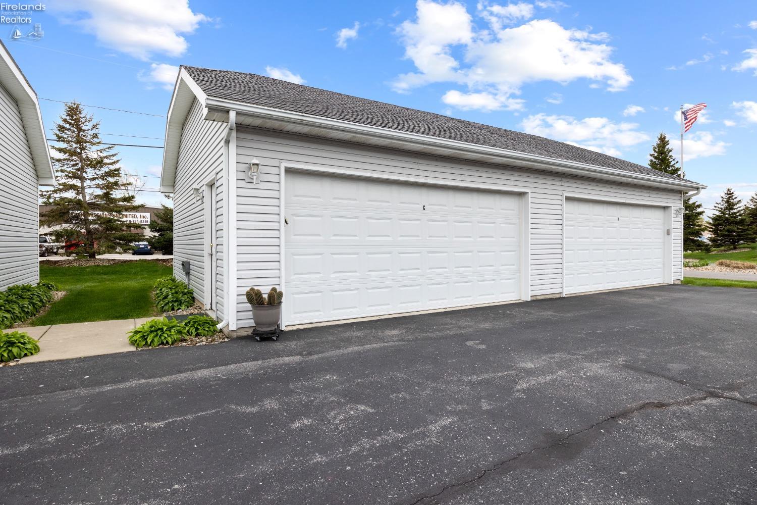 11 N Schooner Point Drive