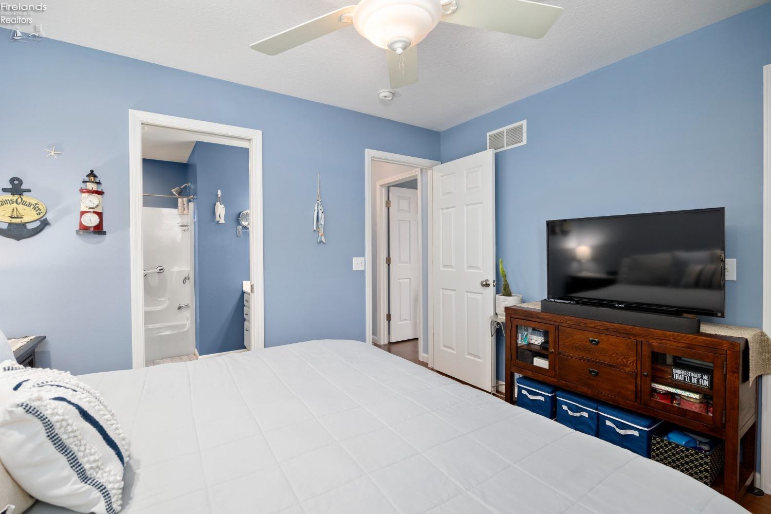 11 N Schooner Point Drive