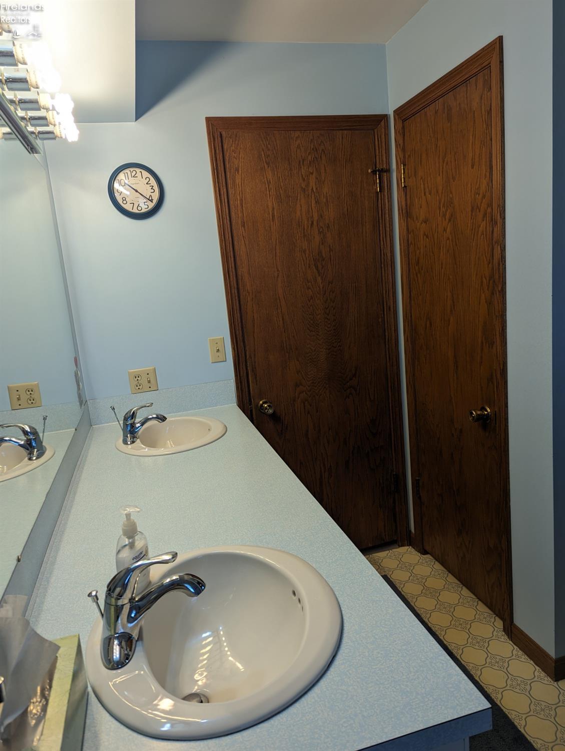 1480 S Township Road 79