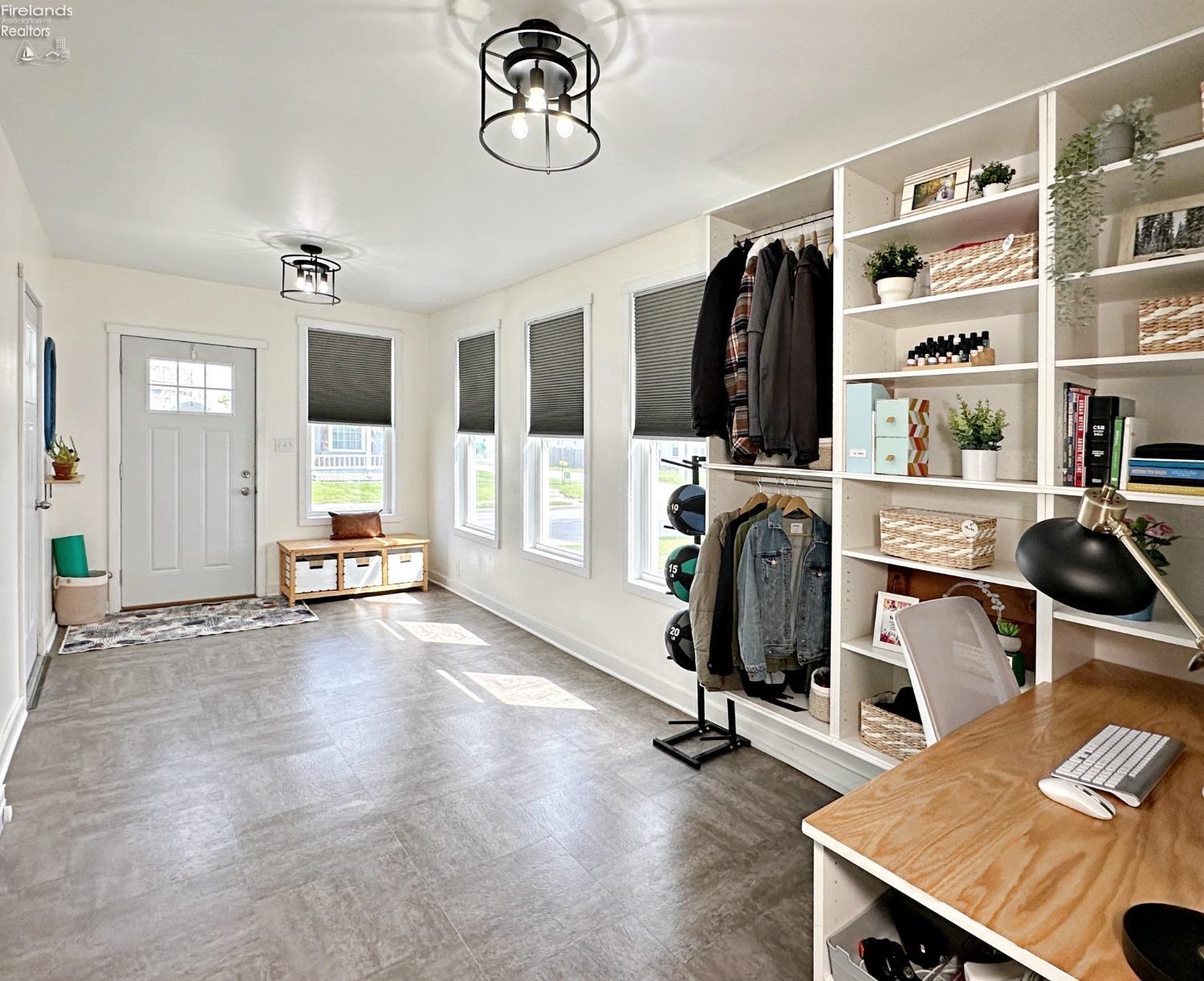 331 W Perry St Street