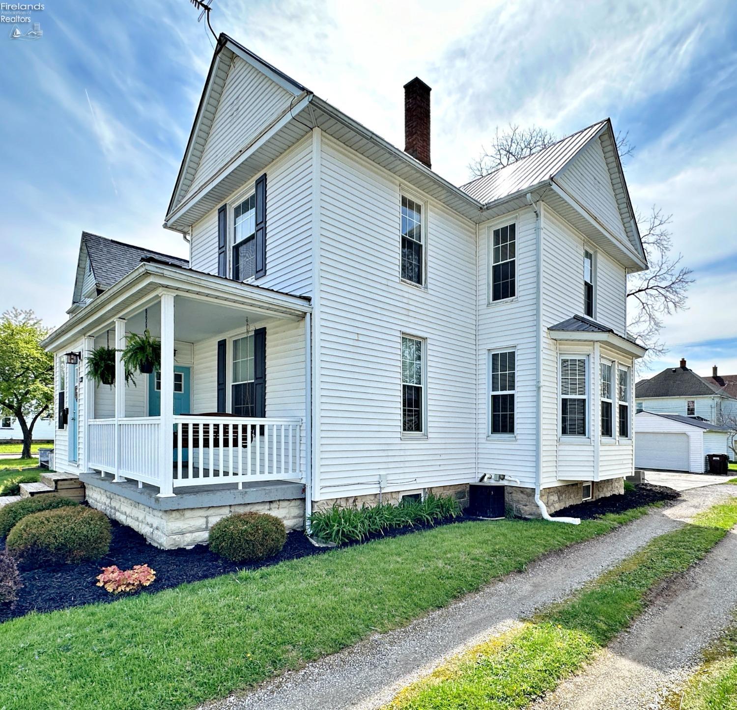 331 W Perry St Street