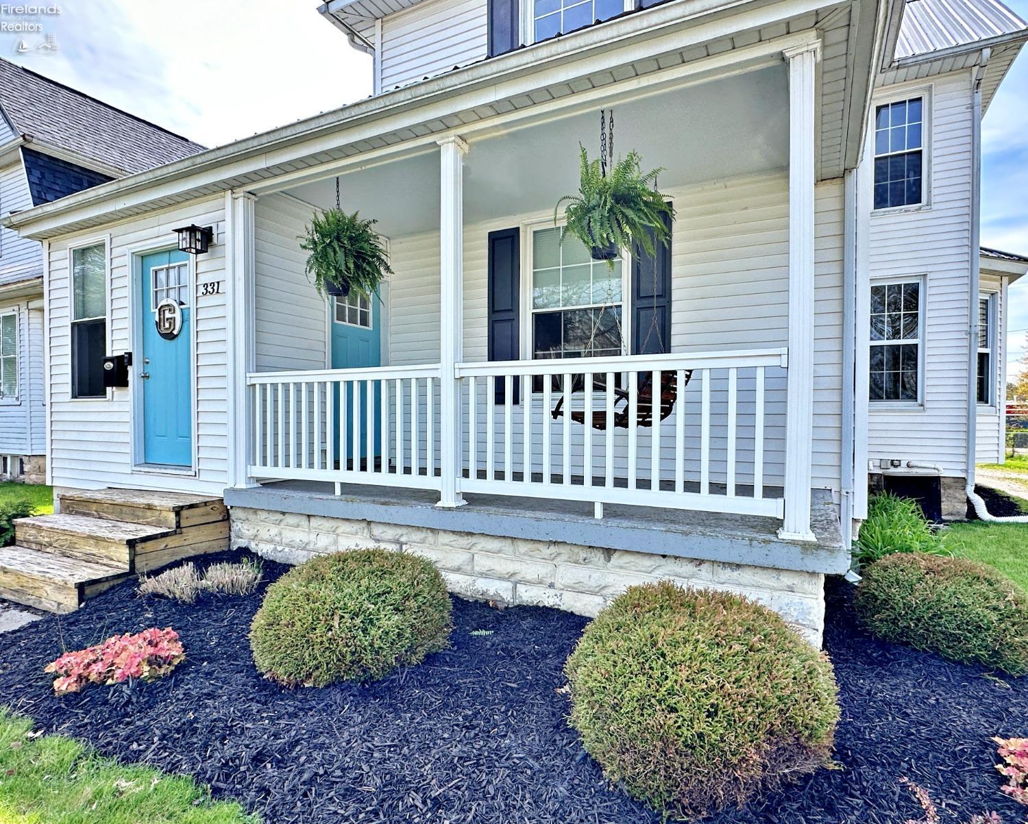 331 W Perry St Street