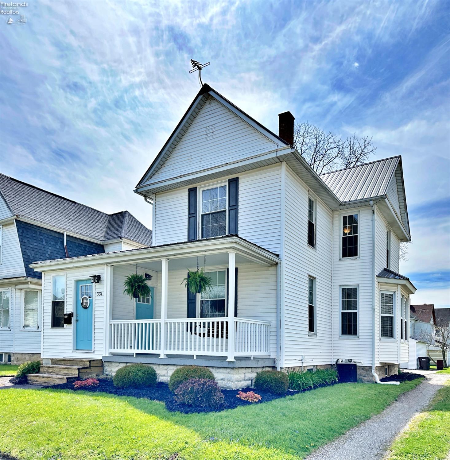 331 W Perry St Street