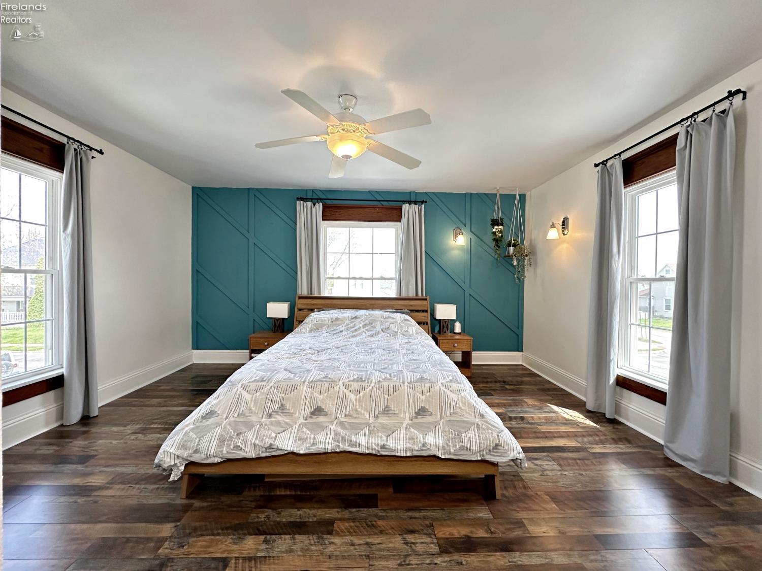 331 W Perry St Street