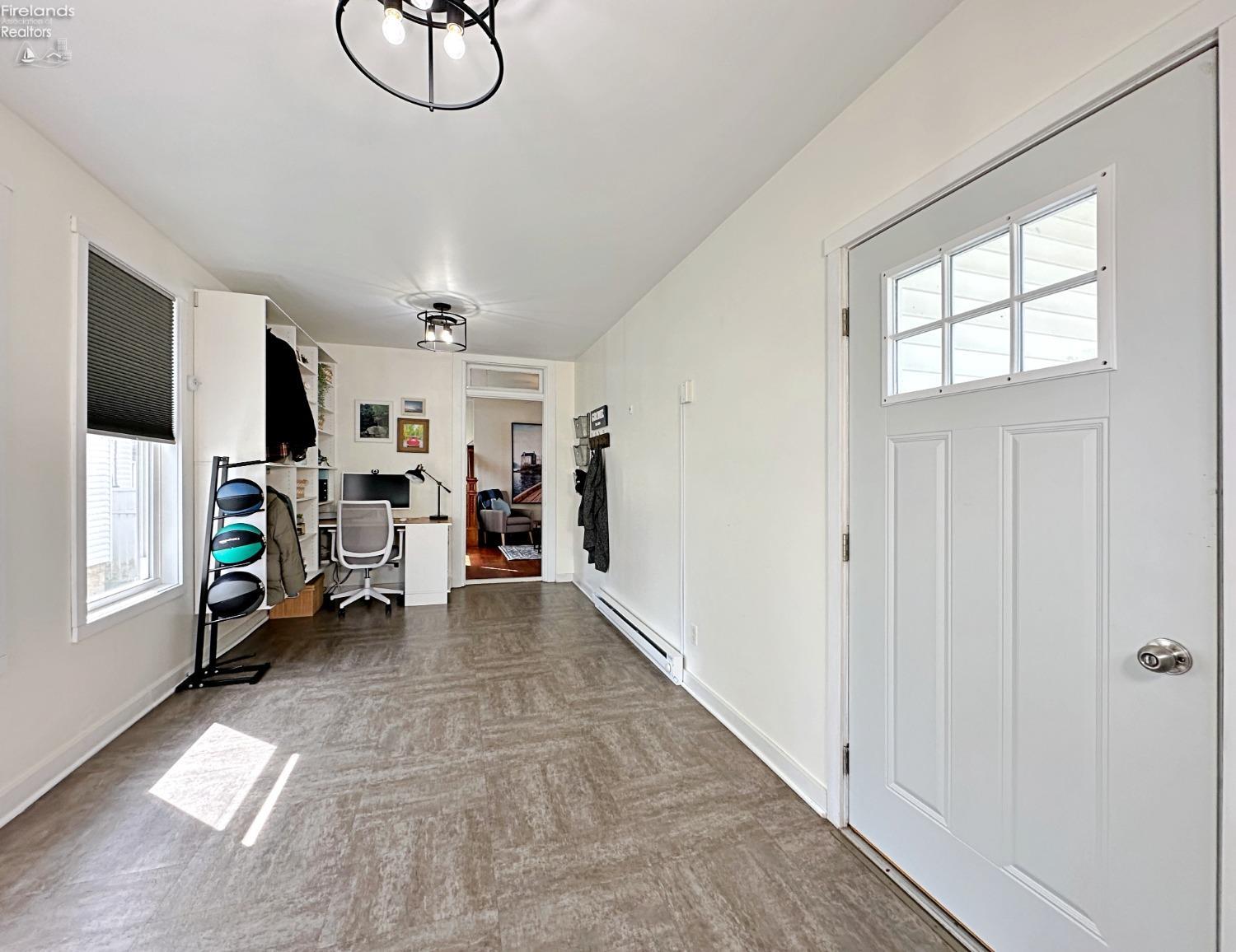 331 W Perry St Street