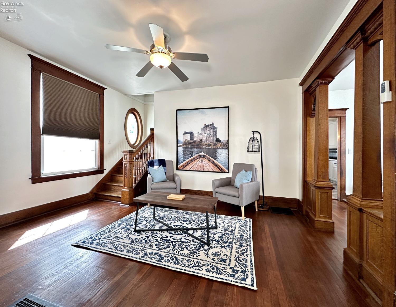 331 W Perry St Street