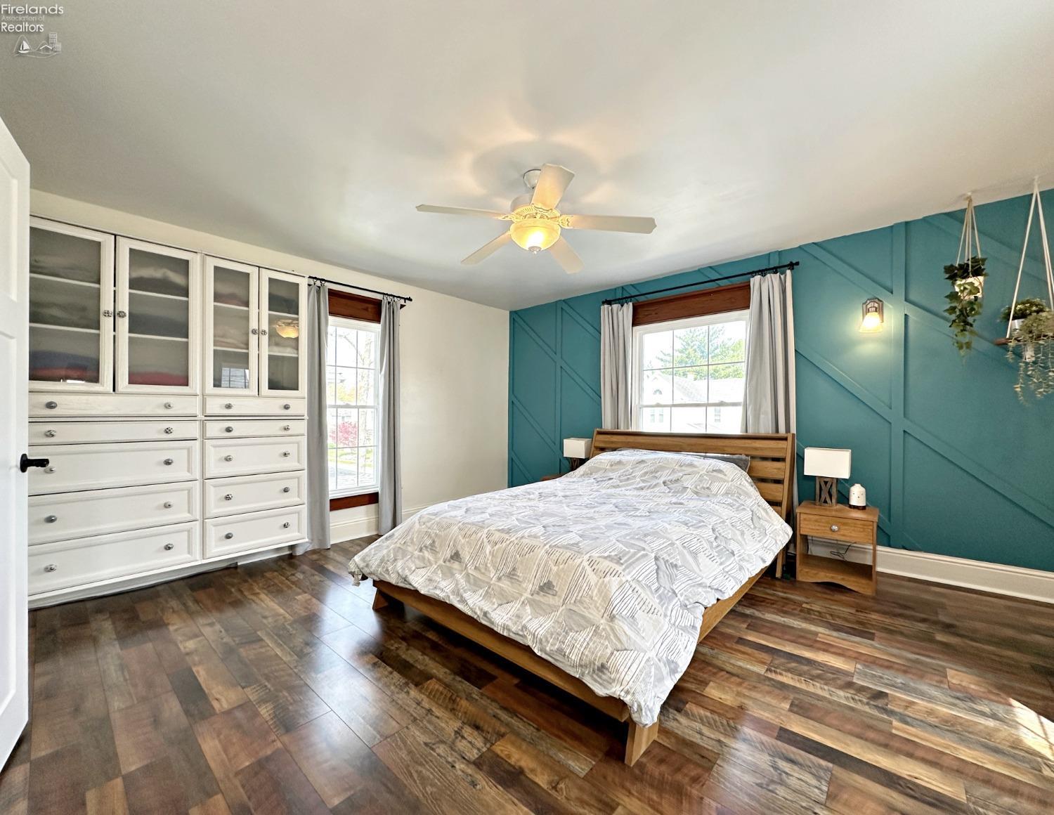 331 W Perry St Street